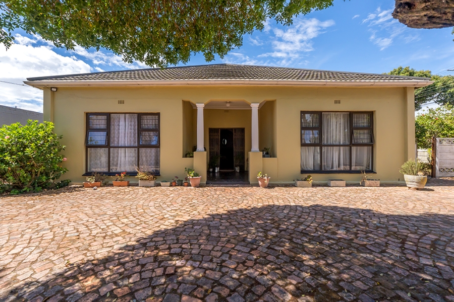 4 Bedroom Property for Sale in Kenwyn Western Cape